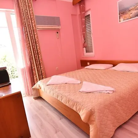 Hotel Uemit 3*